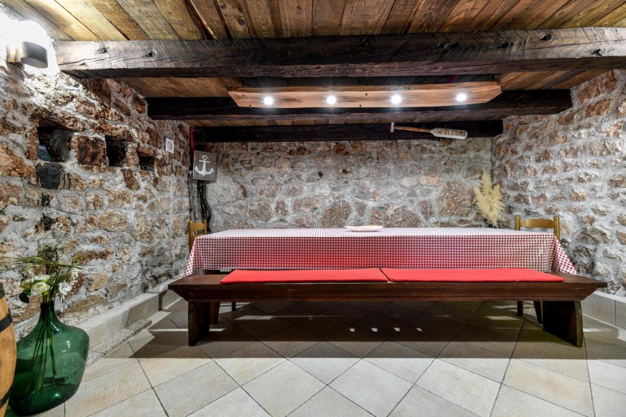 Holiday Home Skevini Dvori Стариград-Пакленица Экстерьер фото